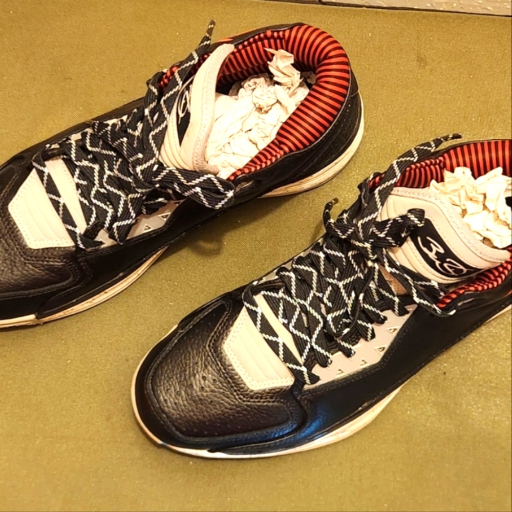 Wow 2 Warrior  Li Ning Brand new never worn